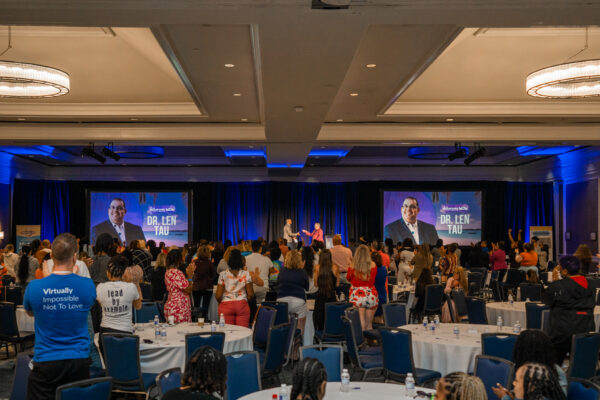 Gallery Photo of Len Tau, DMD